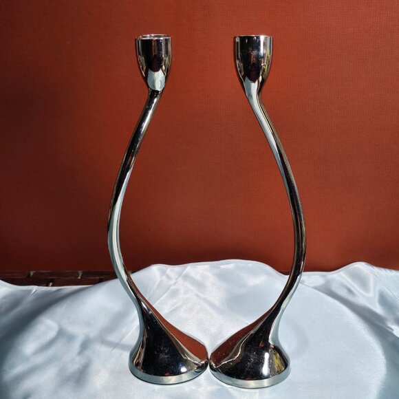 Red Envelope Pair of Silver Tone Unity Twist Candlestick Holders - Love - Picture 5 of 7